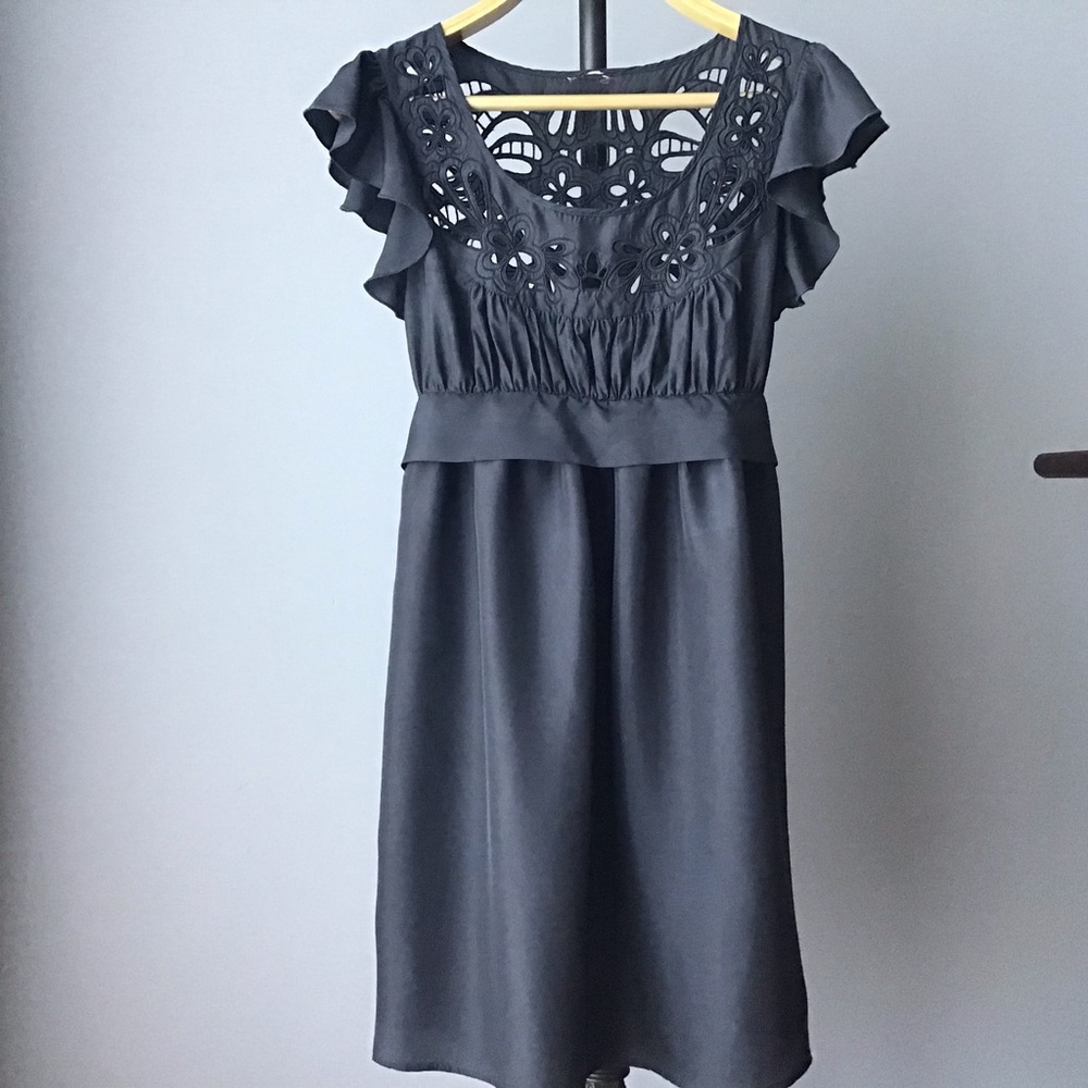 Lypsy London Gray Mini Dress floral embroidered Cut Out 100% Silk Size S